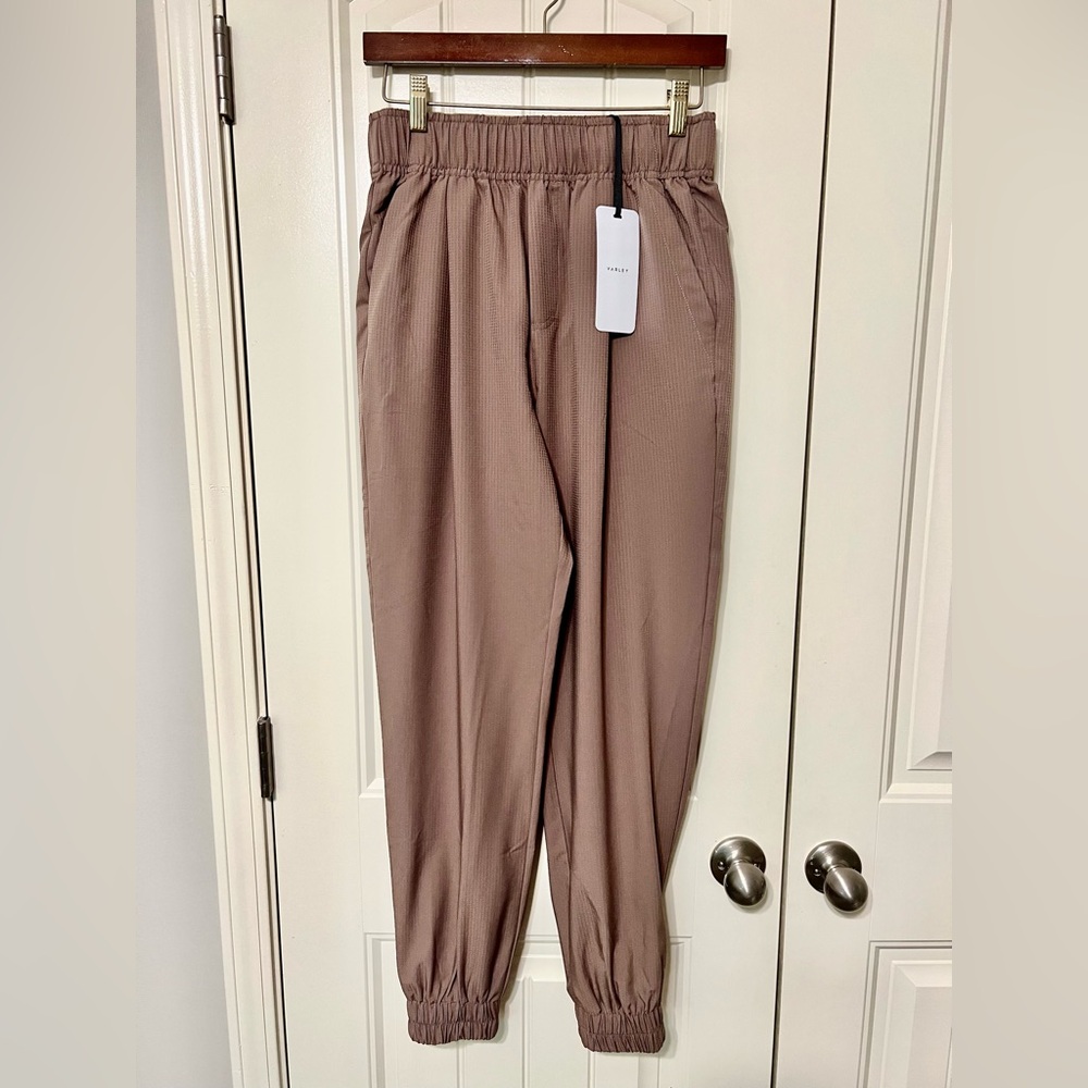 Varley Enzo Ripstop Snap Cuff Easy Pant in Deep Taupe - Size Small - Picture 2 of 9